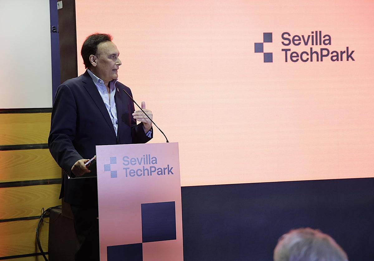 El consejero de Universidad y presidente del parque tecnológico, José Carlos Villamandos