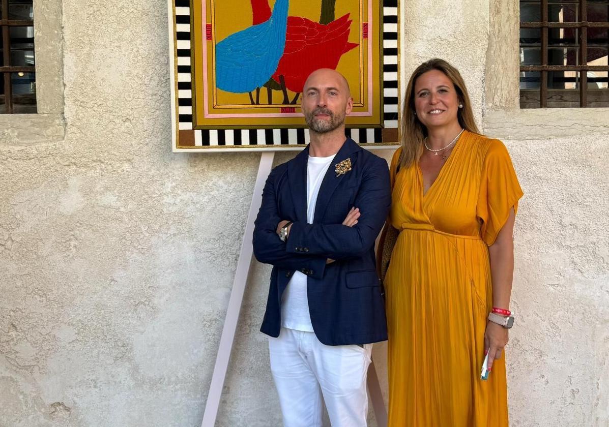 Angie Moreno junto a Alberto Cavalli, director ejecutivo de la Fundación Michelangelo