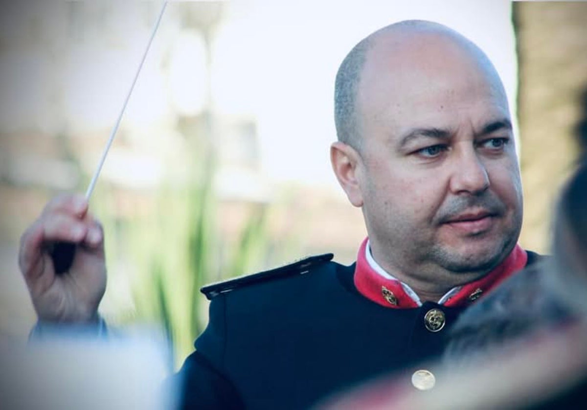 El director de la agrupación musical de la Redención, Emilio Muñoz Serna