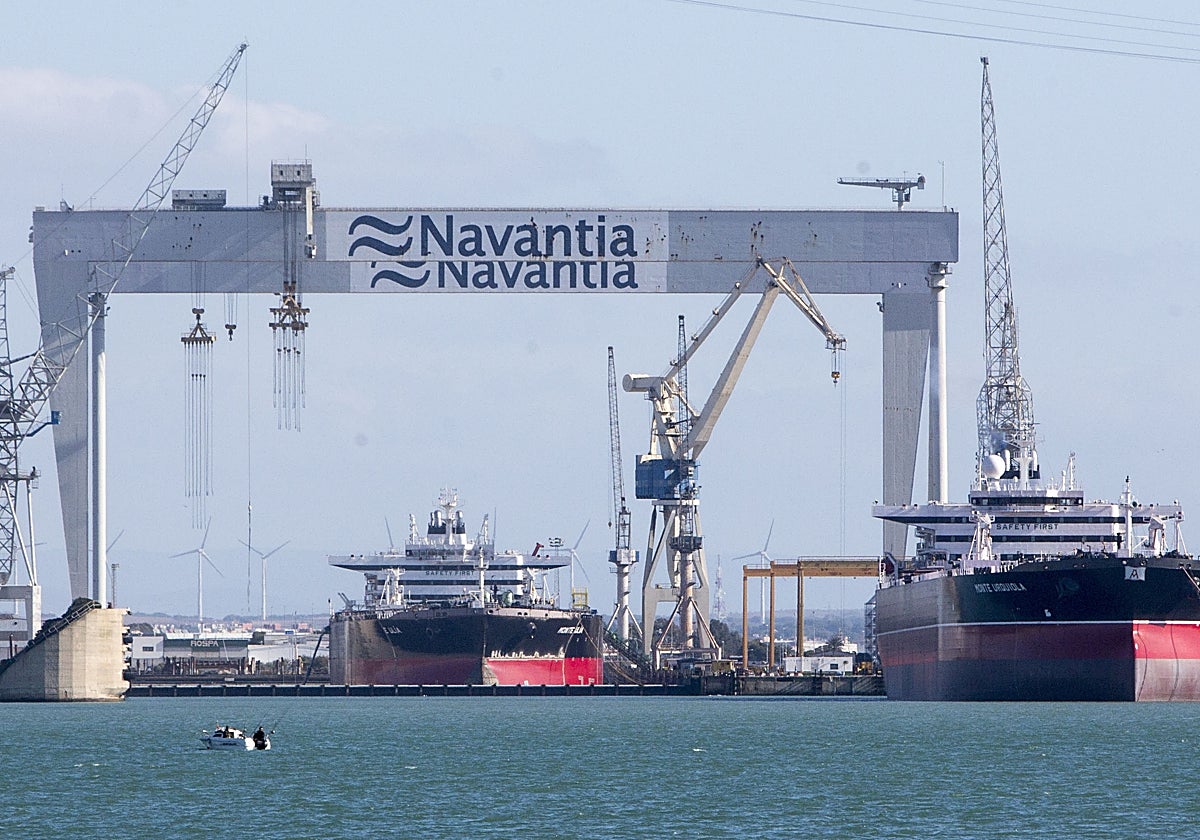 La grúa pórtico del astillero de Puerto Real