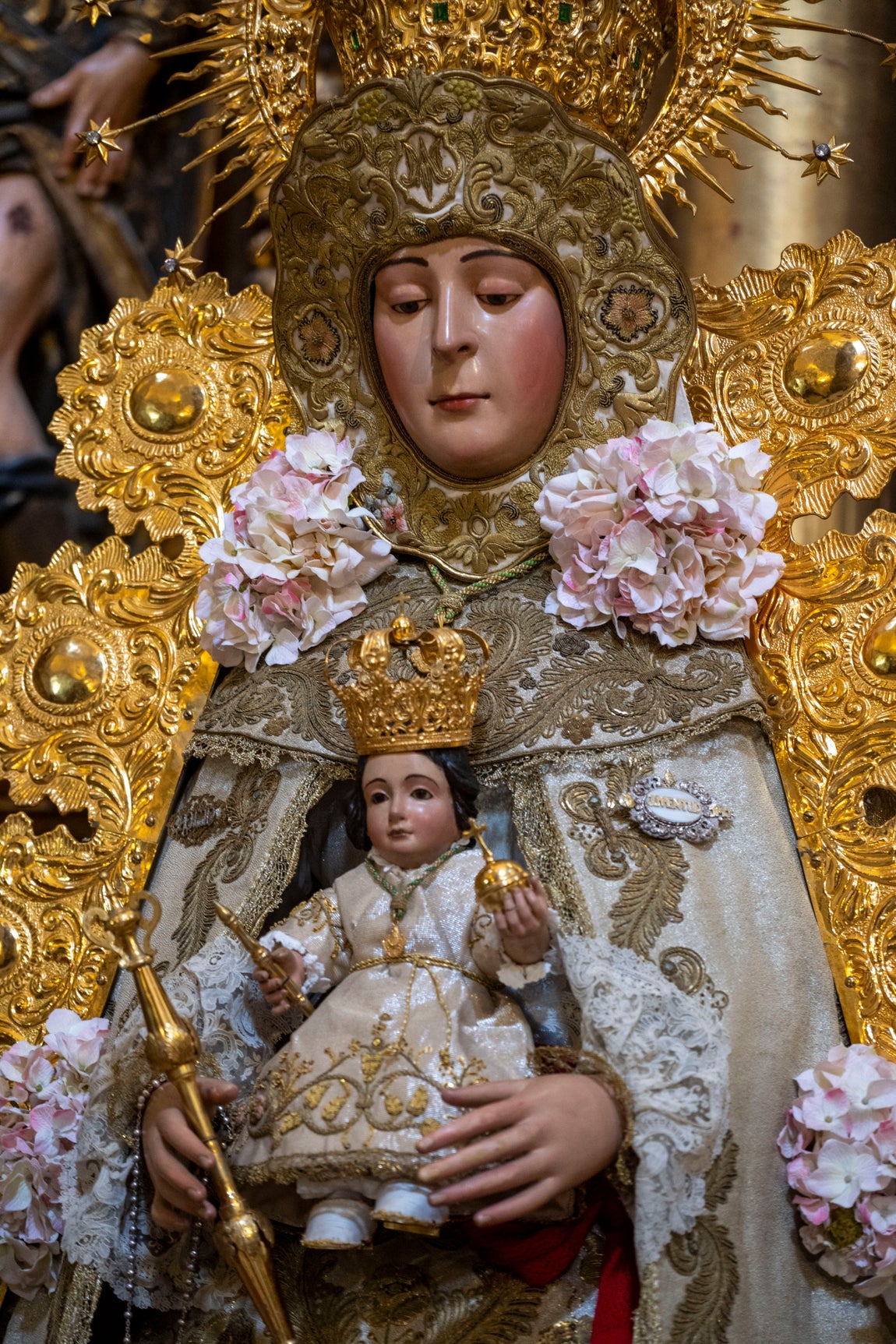 La Virgen del Rocío de Sevilla, en el retablo del Cristo de los Afligidos