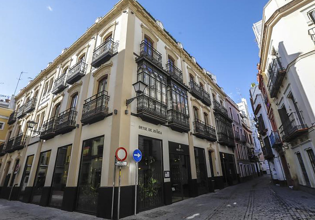 El hotel Unuk, en la calle Ortiz de Zúñiga