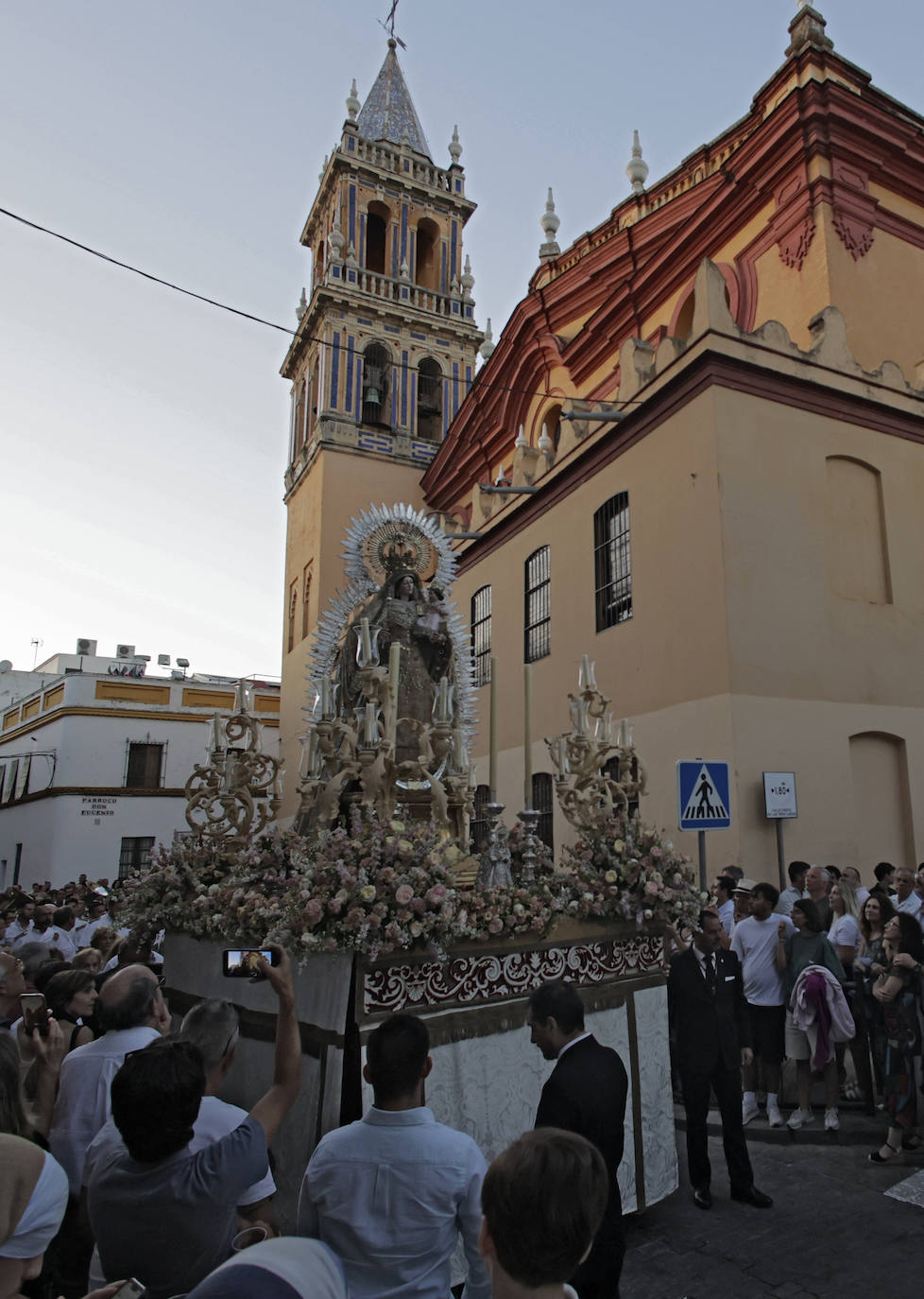 Procesión de la Virgen del Carmen por las calles de Triana