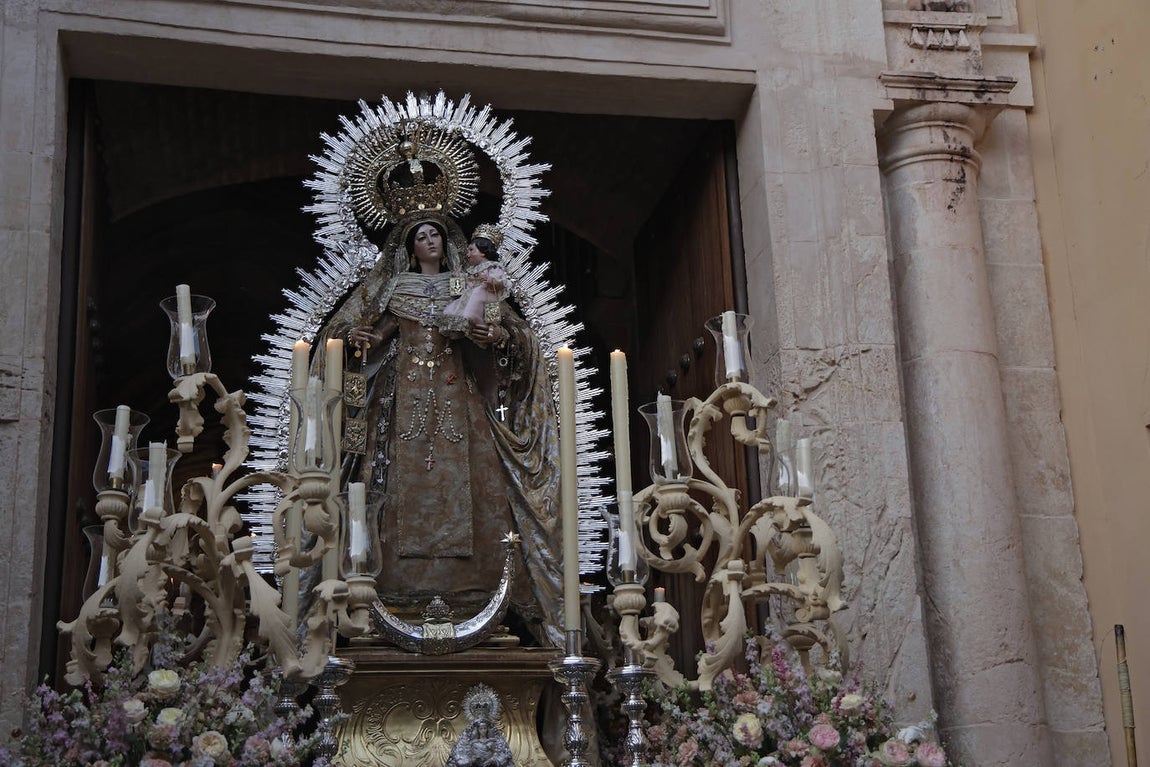 Procesión de la Virgen del Carmen por las calles de Triana