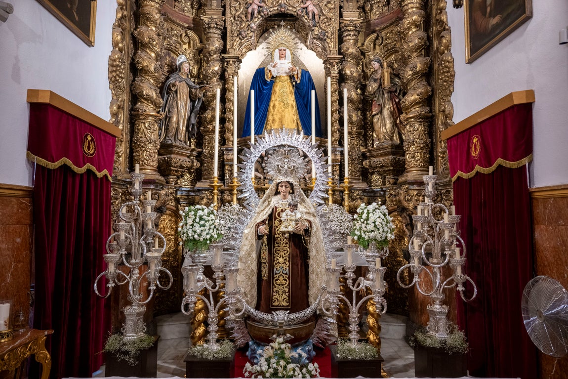 Las imágenes de los besamanos de la Virgen del Carmen en Sevilla