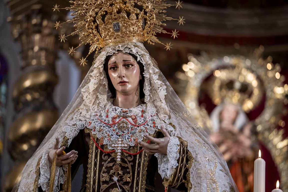 Las imágenes de los besamanos de la Virgen del Carmen en Sevilla