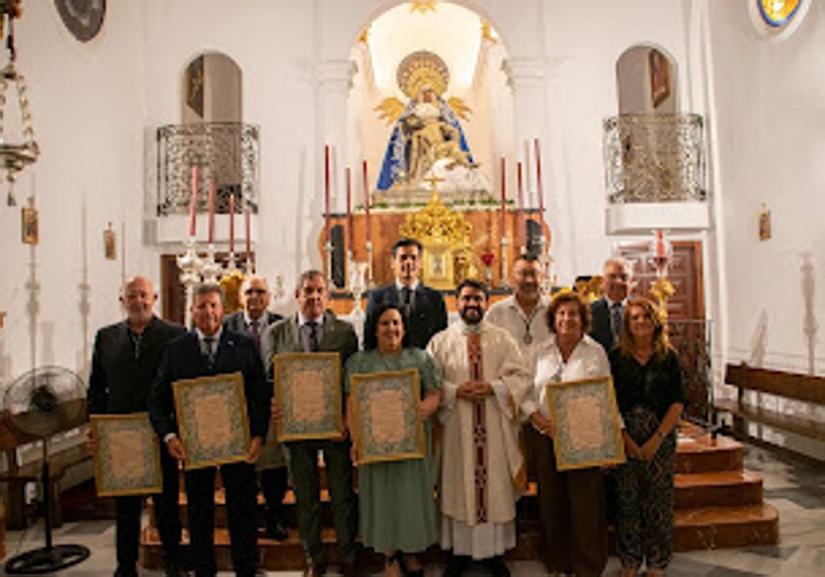 Comisión organizadora del 75 aniversario de la hermandad de la Amargura de Dos Hermanas