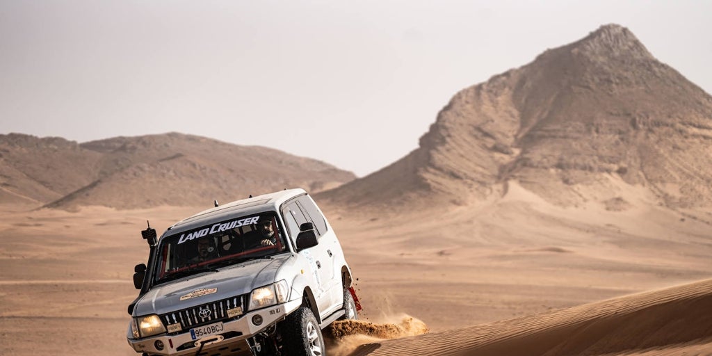 La aventura de dos dentistas sevillanos en el Dakar Classic 2026: «Es más barata que la modalidad de Carlos Sainz»
