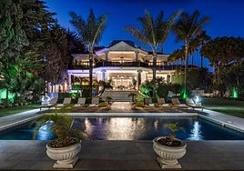 Sale a la venta una de las mansiones más impresionantes de Málaga por 30 millones de euros: tiene una piscina con un diseño de Picasso
