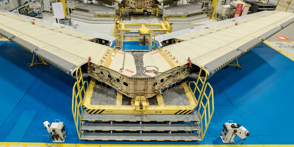 Airbus lanza el primer estabilizador horizontal del A350F fabricado en España