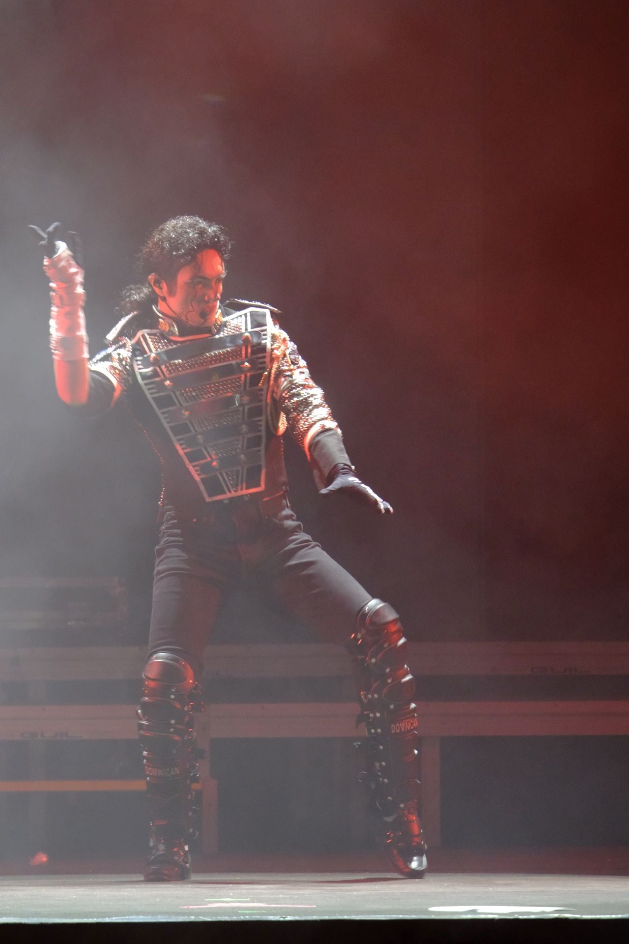 Lenny Jay ofreció un espectáculo inigualable en el escenario del Tío Pepe Festival