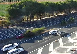 Nueve kilómetros de retenciones en la autovía AP-4 desde Las Cabezas de San Juan a la vuelta de las playas