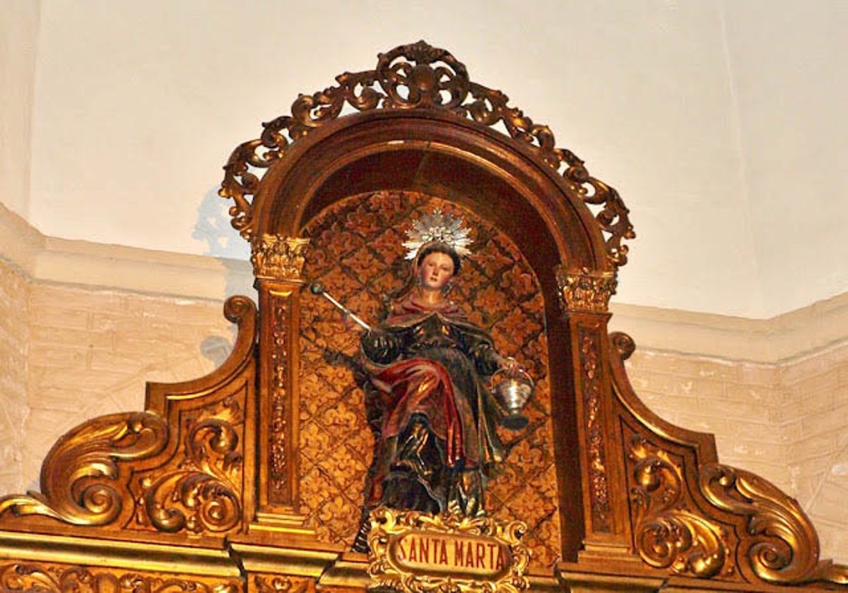Imagen de Santa Marta que está en el ático del retablo mayor del convento de la Encarnación