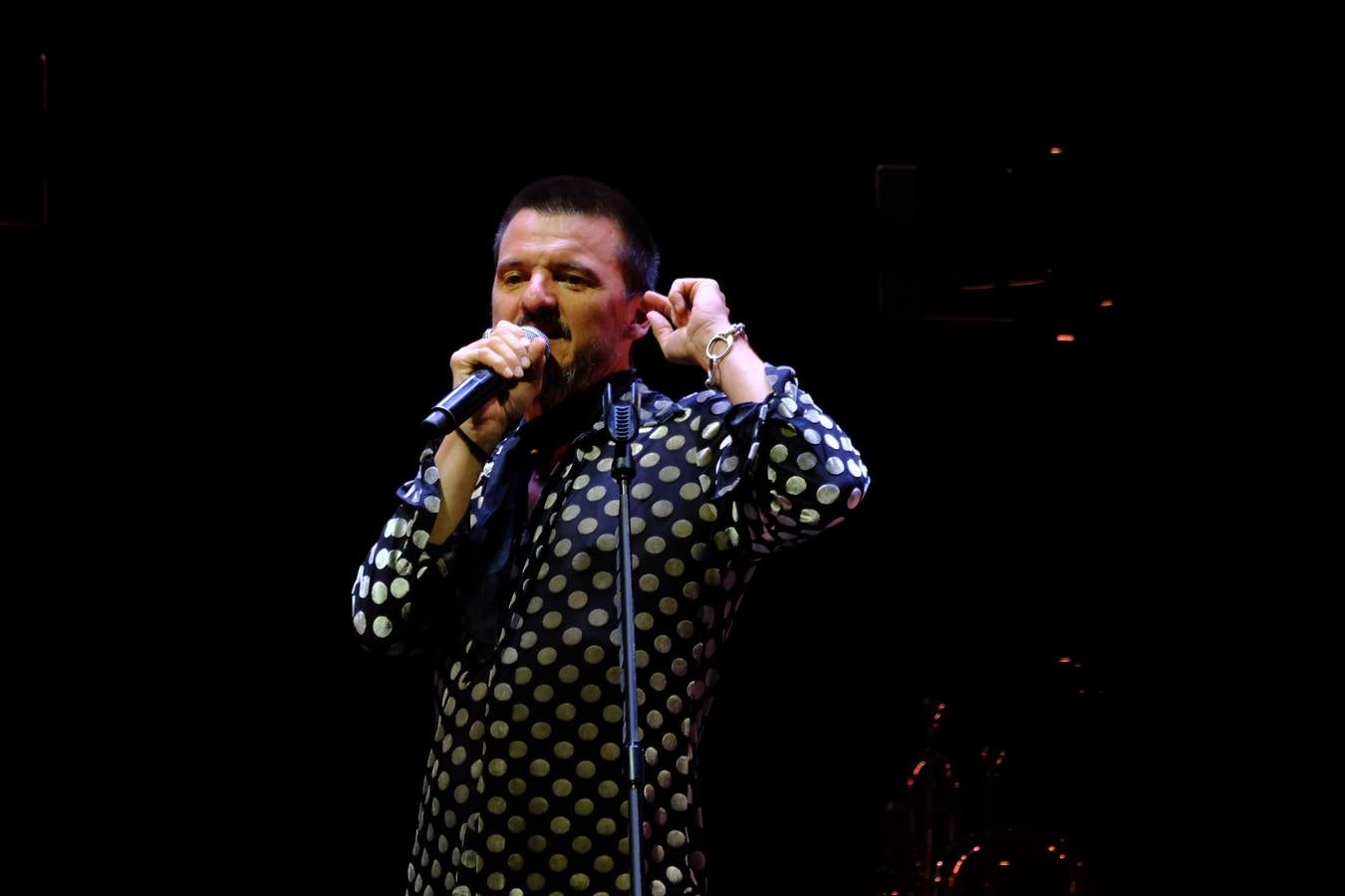 El músico ha repasado en el Tío Pepe Festival sus grandes éxitos