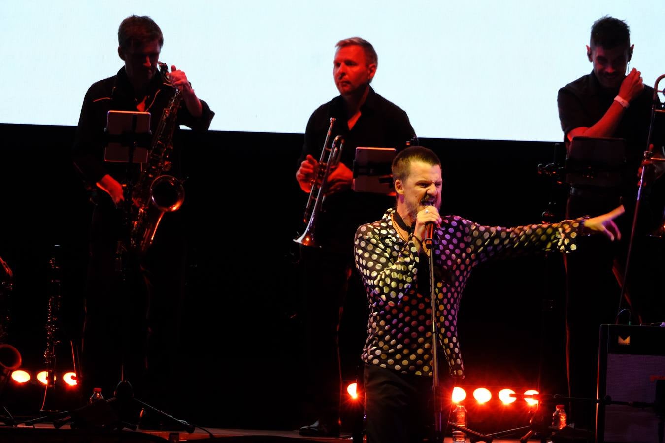 El músico ha repasado en el Tío Pepe Festival sus grandes éxitos