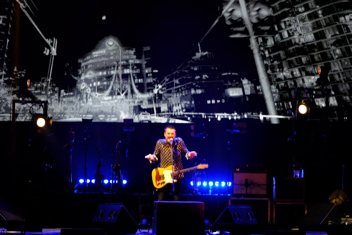 El músico ha repasado en el Tío Pepe Festival sus grandes éxitos