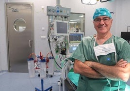 El doctor Natalio Cruz, especialista en urología: «Una de las grandes ventajas de la prótesis de pene es que no afecta a la sensibilidad»