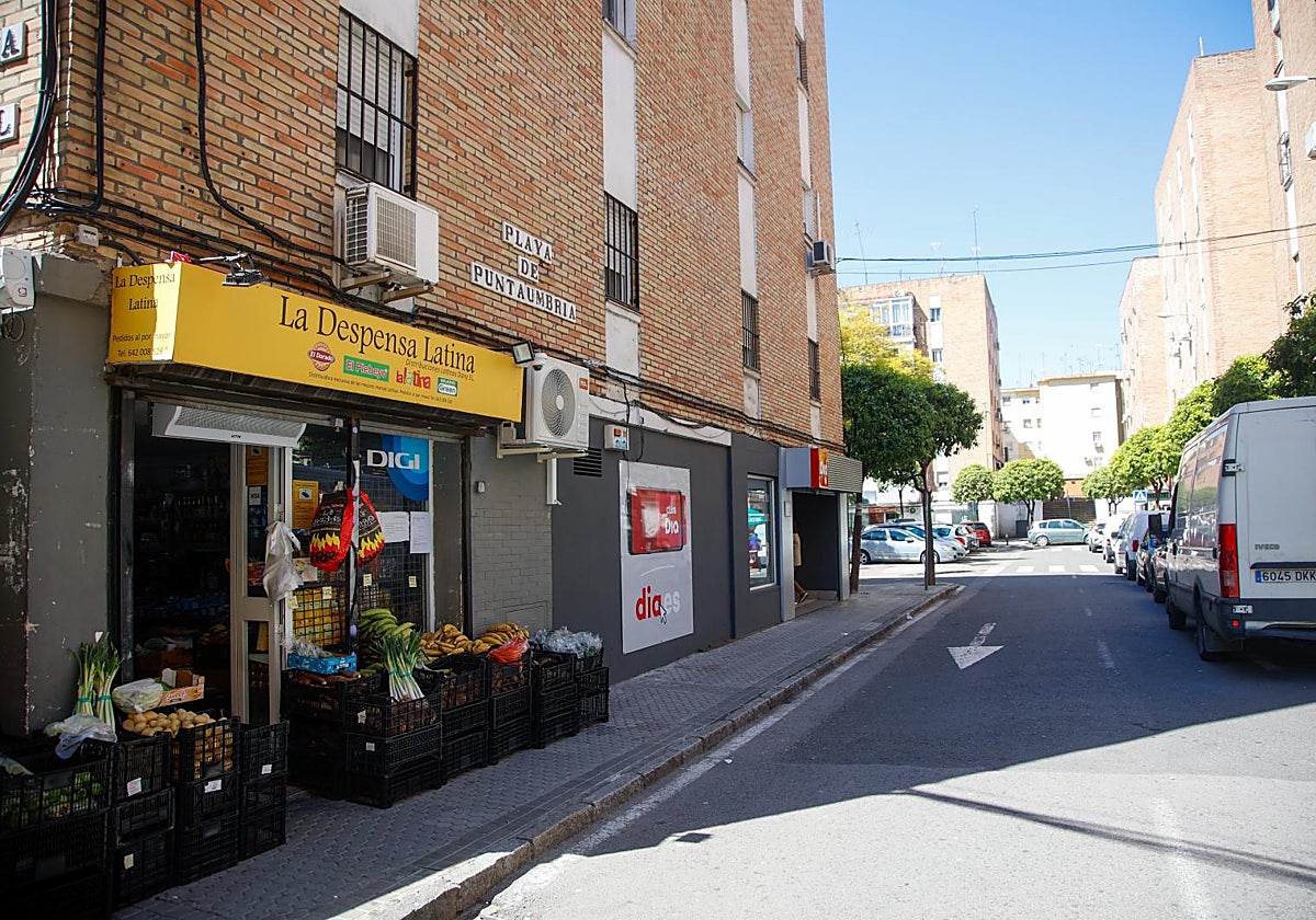 Tienda de productos latinos en el barrio de la Macarena