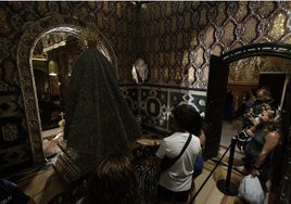 Abierto el camarín de la Macarena antes del inicio de la restauración
