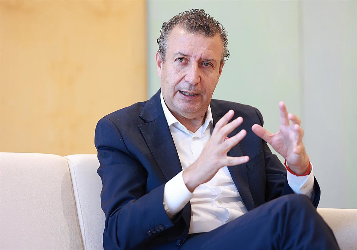 El presidente de la Diputación, Javier Fernández