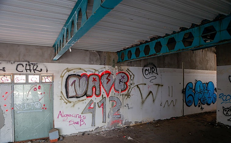 Imagen principal - La Cartuja: entre el mayor parque tecnológico y el abandono