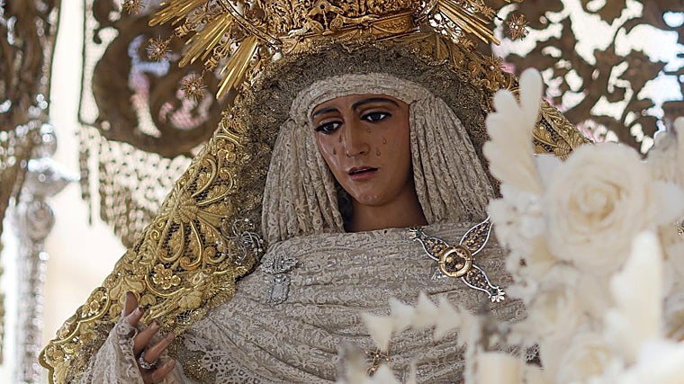 La Esperanza de Triana irá a las parroquias del Polígono Sur en octubre