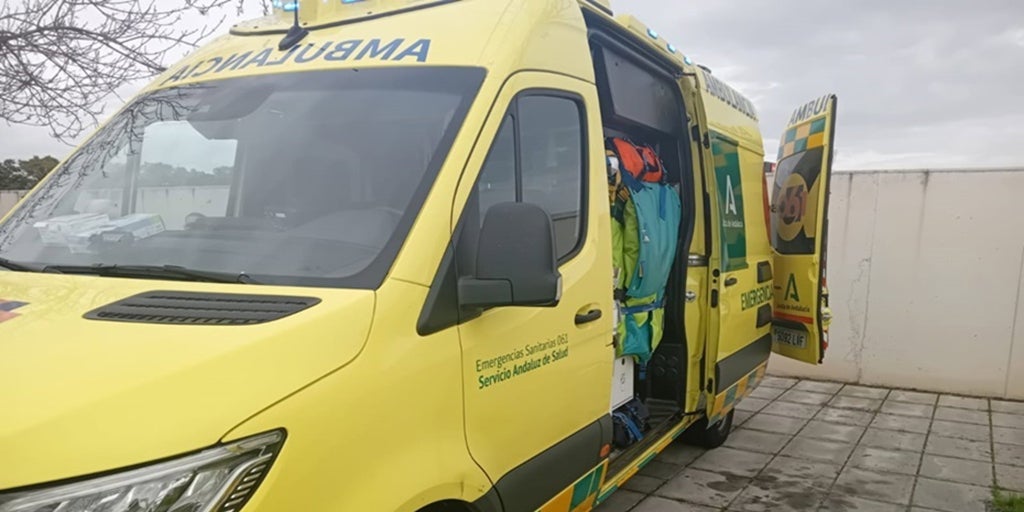 Una colisión con incendio en la A-4 a la altura de Carmona deja un herido grave