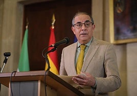 La Universidad de Sevilla estrena curso y nuevo rector