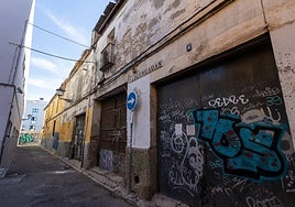Así es Vascongadas, la calle más degradada de Sevilla