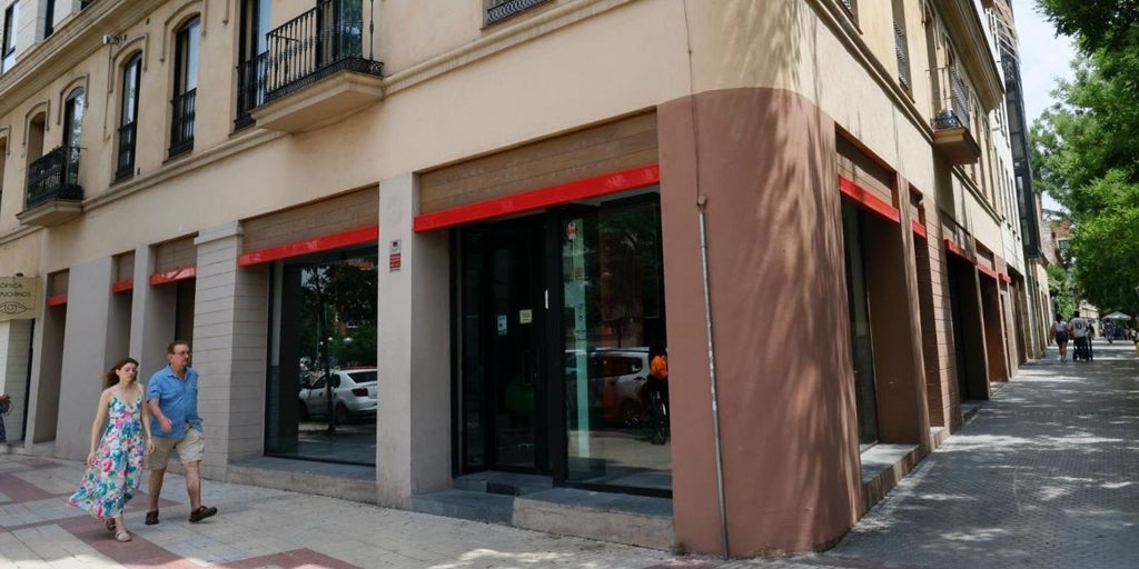 Burger King tira la toalla en Sevilla y su local de la Ronda de Capuchinos será un nuevo supermercado