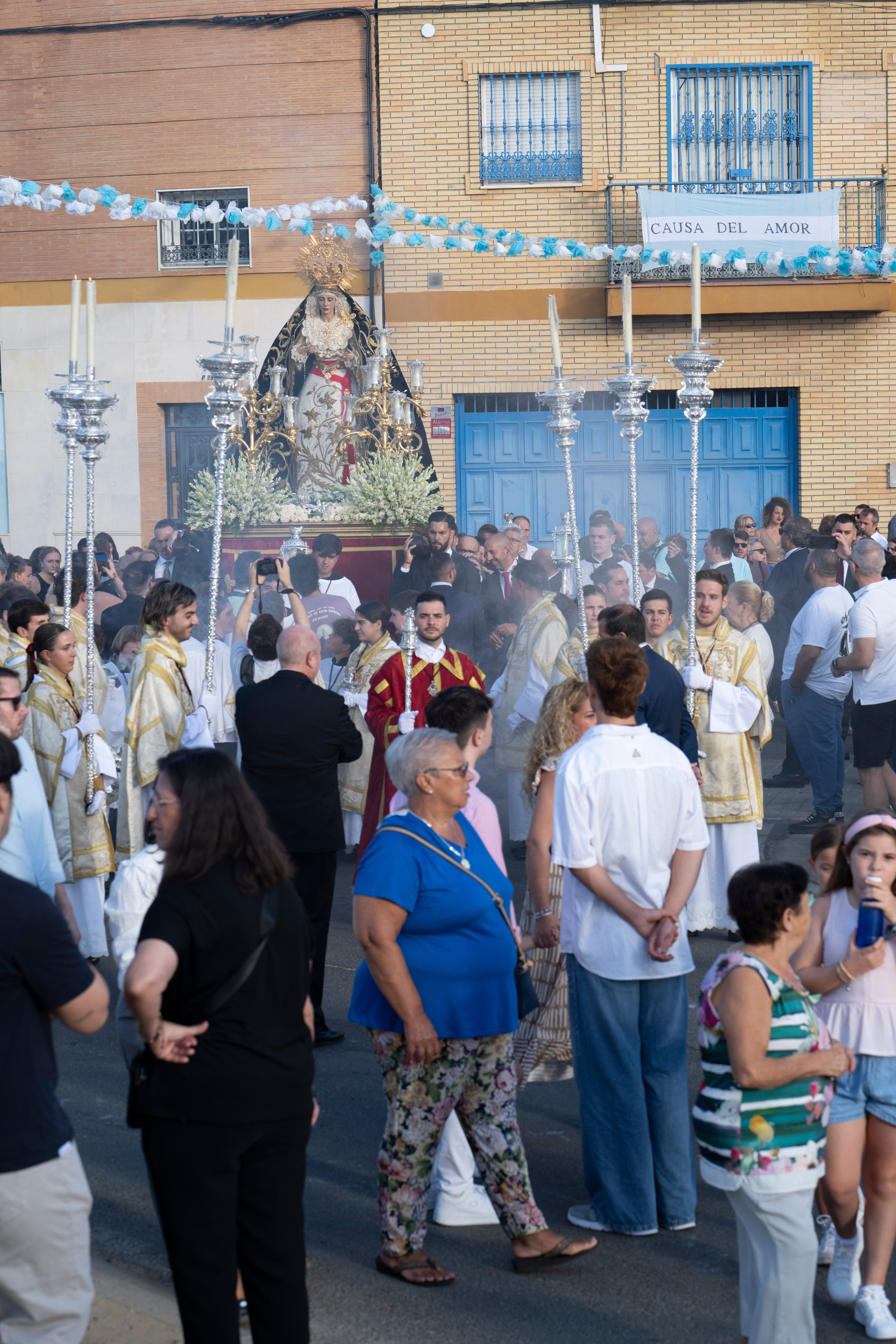 El rosario de la aurora de la Virgen de los Dolores del Cerro, en imágenes