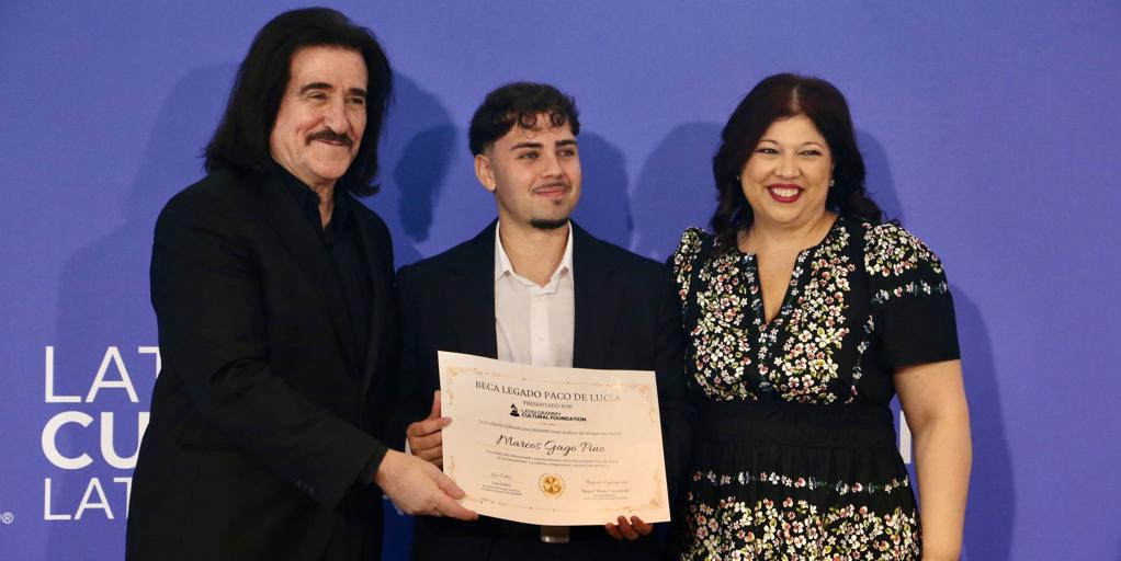 La Fundación Grammy entrega la beca legado Paco de Lucía en la previa del evento musical en el Cartuja Center