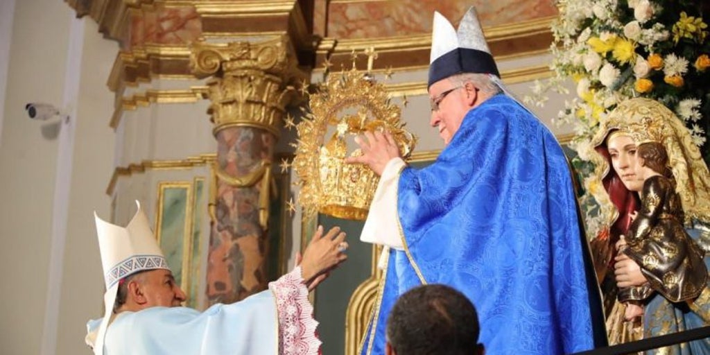 El arzobispo de Sevilla corona a la Virgen de la Antigua de Panamá