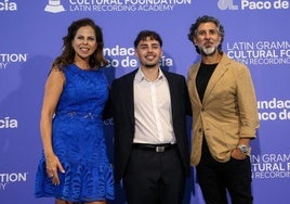 Marcos Gago, la promesa del flamenco que dejó el balón por la guitarra y que ha hecho historia en los Grammy