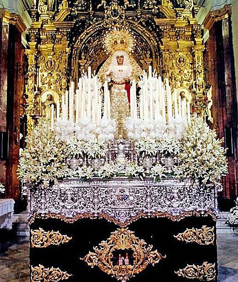 La Esperanza de Triana, preparada para la salida extraordinaria del año 2000