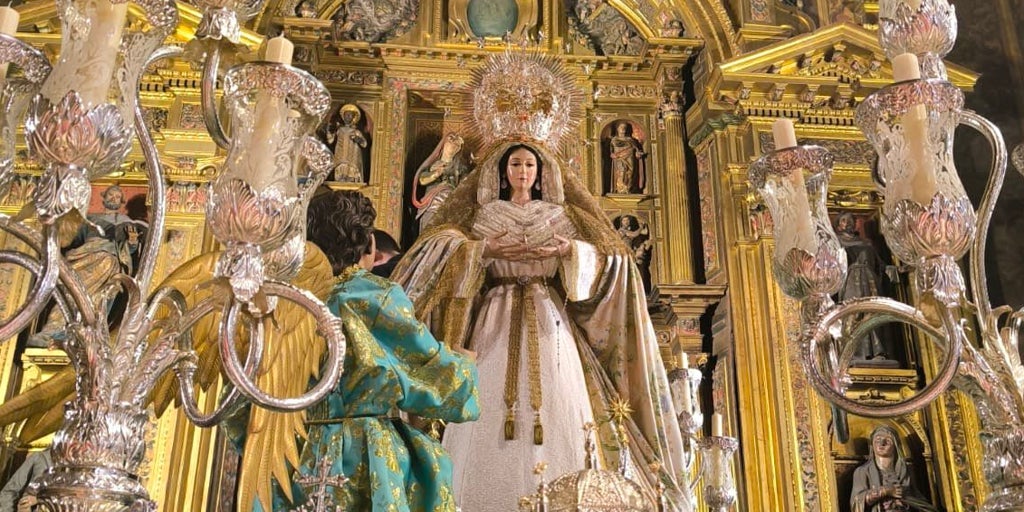 La Anunciación de Juan XXIII ya está en la calle Laraña para su procesión extraordinaria