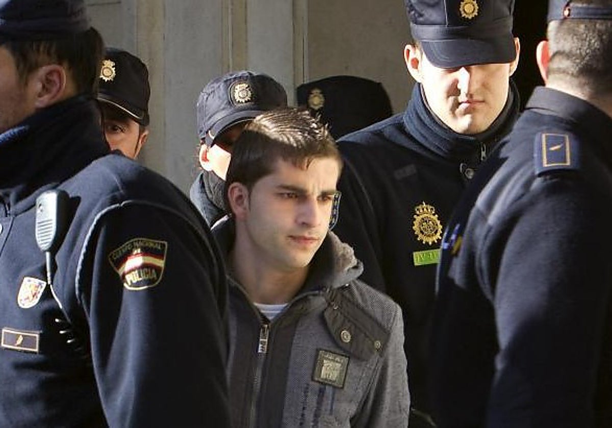 Miguel Carcaño, asesino confeso de Marta del Castillo a su llegada al juzgado número 4 de Sevilla en 2011