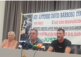 El padre del niño de Morón desaparecido hace cuatro años cree que la madre «lo enterró» tras «dejarlo morir» y pide 20 años de cárcel