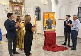 La silueta de espaldas de la Virgen de Valme anuncia la romería de 2025