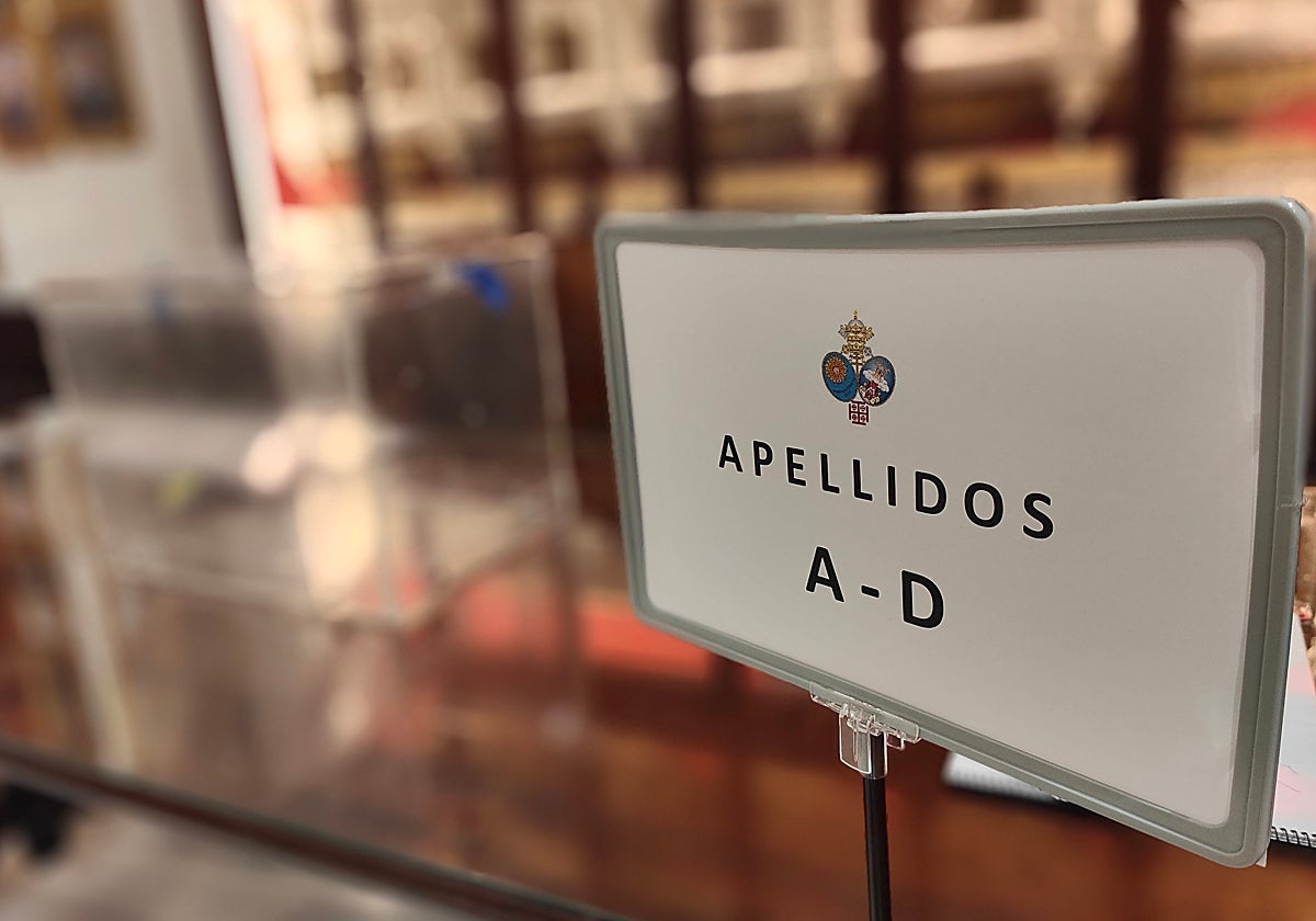 Una urna del cabildo de elecciones de los Estudiantes