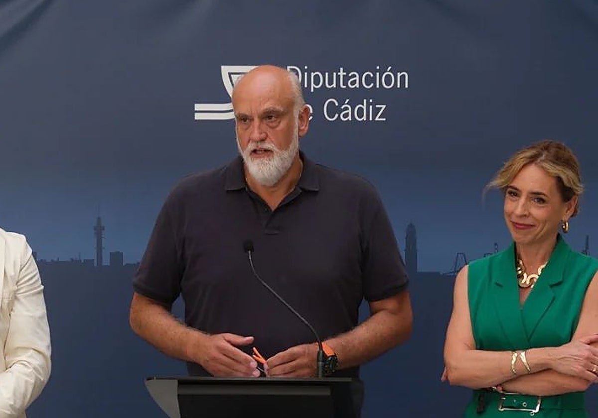 Javier Vidal, en el centro de la imagen