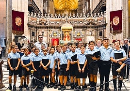 El Coro del Colegio Altair participa en la procesión extraordinaria del 50.º aniversario de la Hermandad de la Anunciación