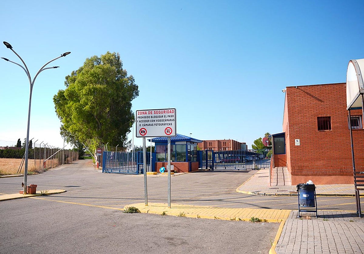 Entrada de la prisión Sevilla I