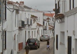 Muere una mujer y un joven resulta herido en el incendio de una vivienda en Cazalla de la Sierra