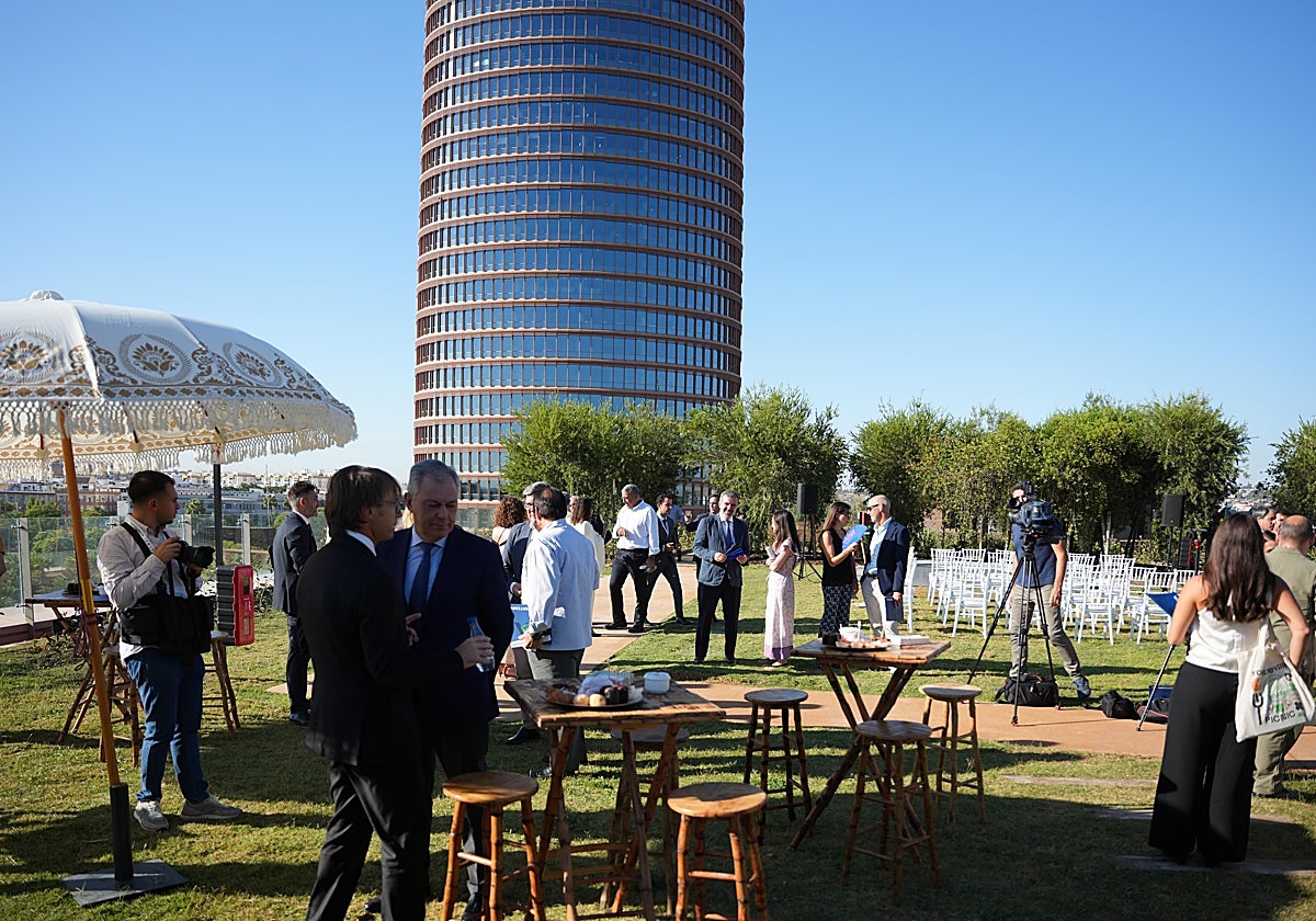 Inauguración de la terraza del centro comercial Torre Sevilla