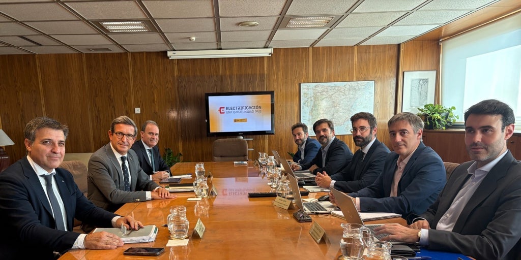 El Gobierno garantiza los proyectos de hidrógeno verde y la electrificación de los puertos andaluces