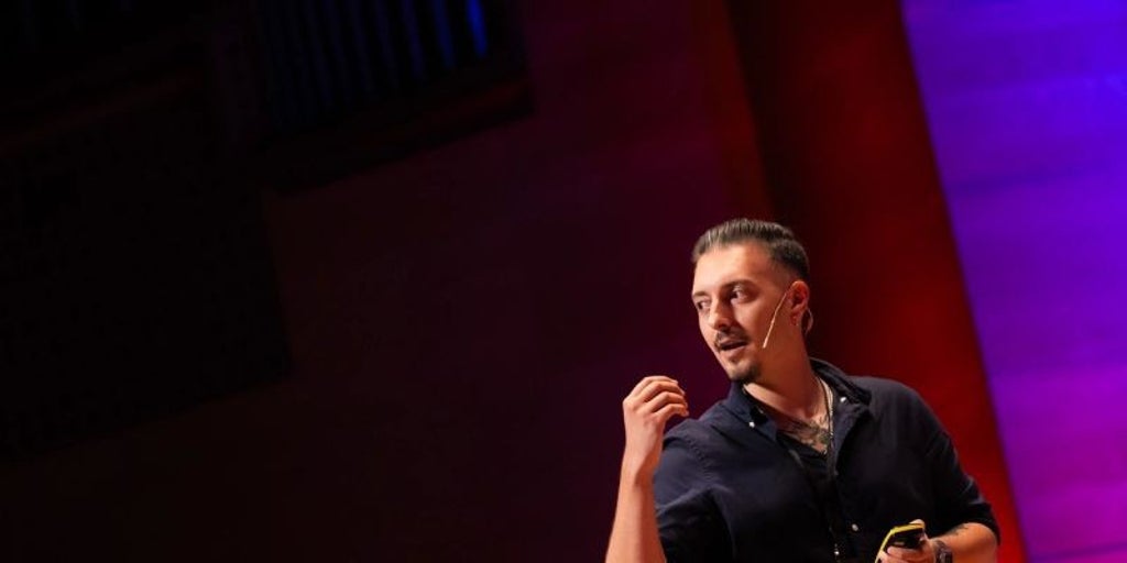 Álvaro Carmona, Doctorado en Medicina Molecular: «La piel del kiwi es comestible y aumenta el valor de la fruta»