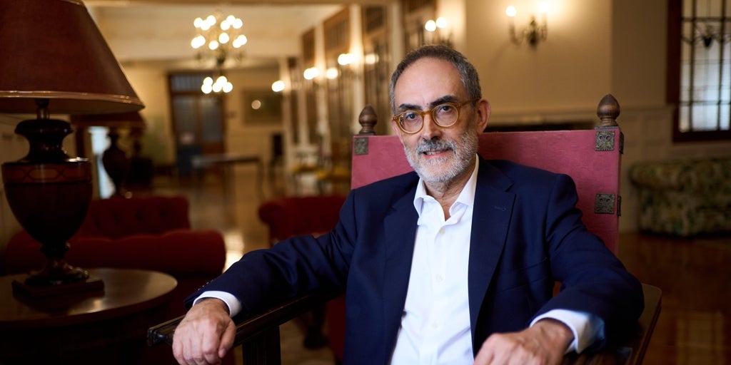 La Feria del Libro Antiguo de Sevilla rendirá un homenaje a Antonio Rivero Taravillo con la lectura póstuma de su pregón