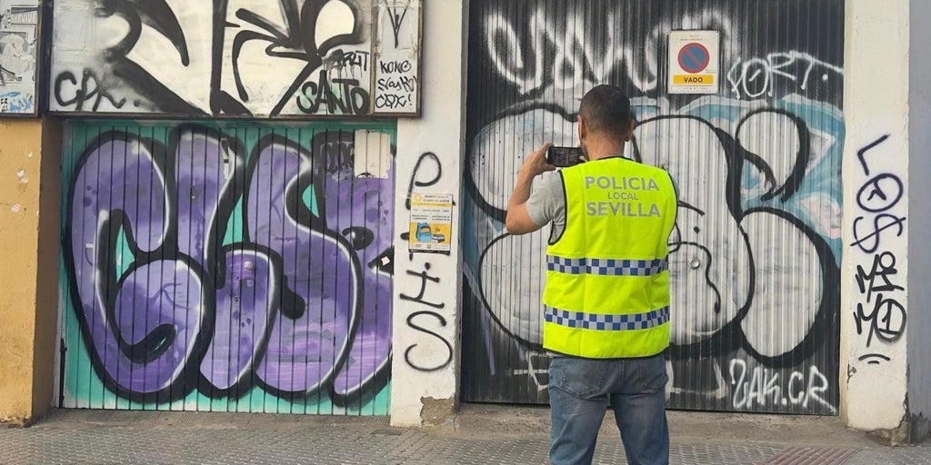 La Policía Local identifica a 40 personas y pone 150 denuncias por grafitis en un año