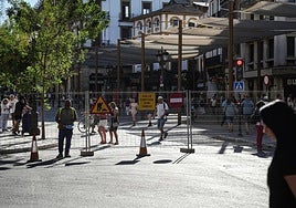 La Campana y Martín Villa ya están cortadas al tráfico por las obras del tranvibús de Sevilla